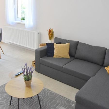 Voeroesko Apartmanhaz Balatonalmádi المظهر الخارجي الصورة