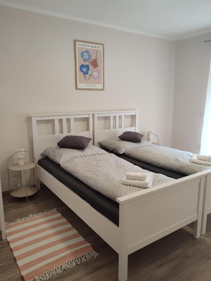 Voeroesko Apartmanhaz Balatonalmádi المظهر الخارجي الصورة