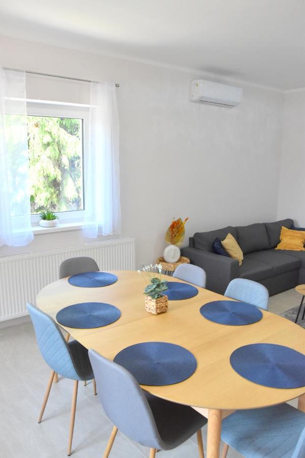 Voeroesko Apartmanhaz Balatonalmádi المظهر الخارجي الصورة