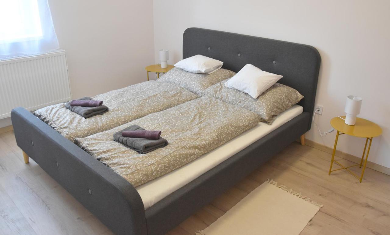 Voeroesko Apartmanhaz Balatonalmádi المظهر الخارجي الصورة
