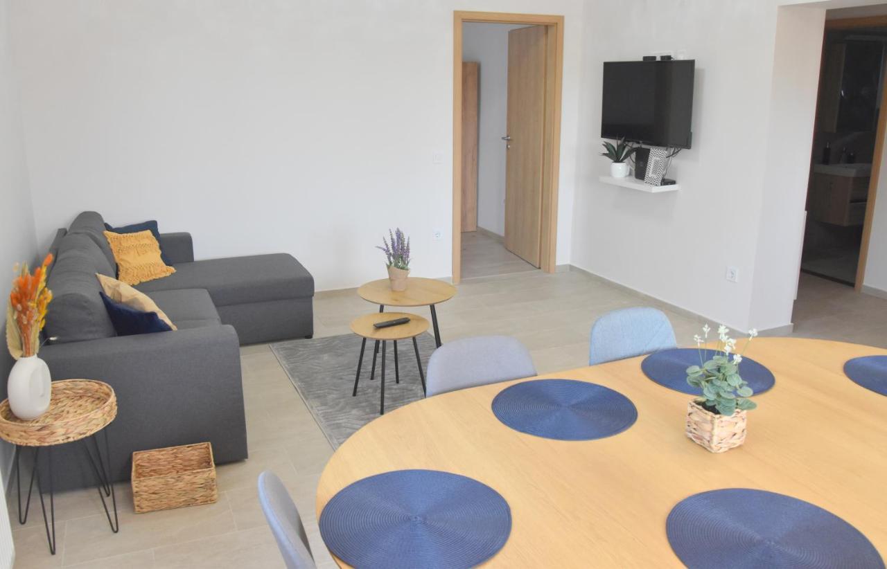 Voeroesko Apartmanhaz Balatonalmádi المظهر الخارجي الصورة